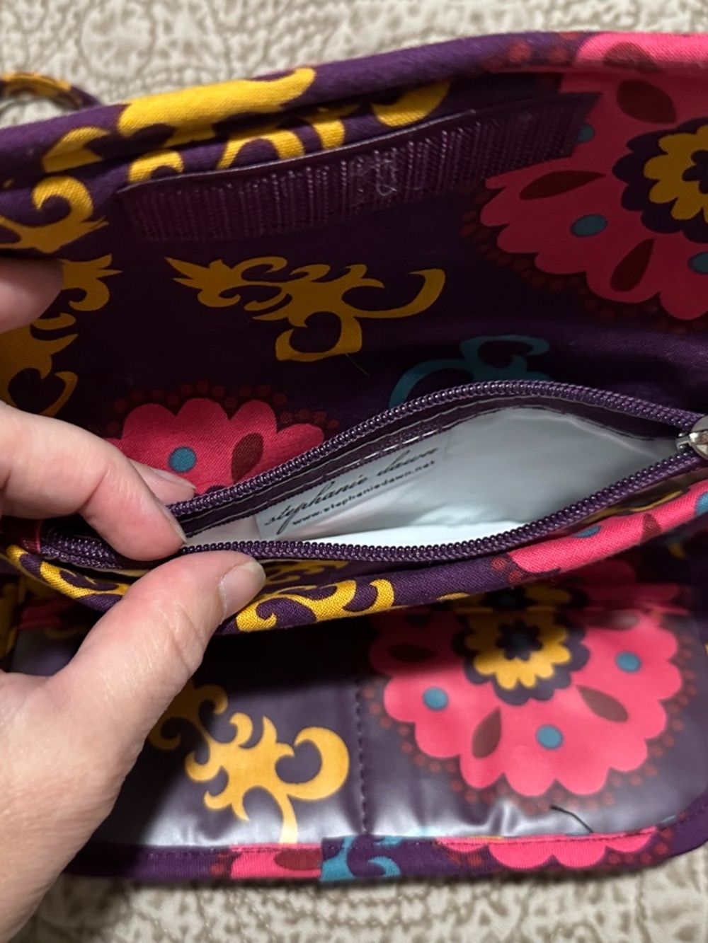 Patterned wristlet/wallet - Picture 3 of 3